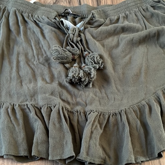 Army Green Floral Embroidered Off the Shoulder Top - Picture 9 of 10